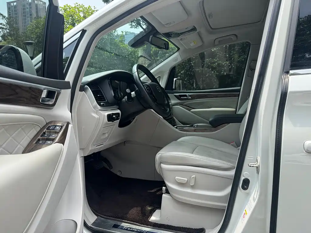 GAC M8 2018 320T Luxury