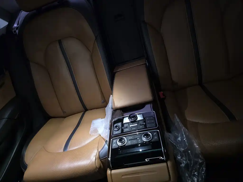 Audi A8 — миниатюра 10