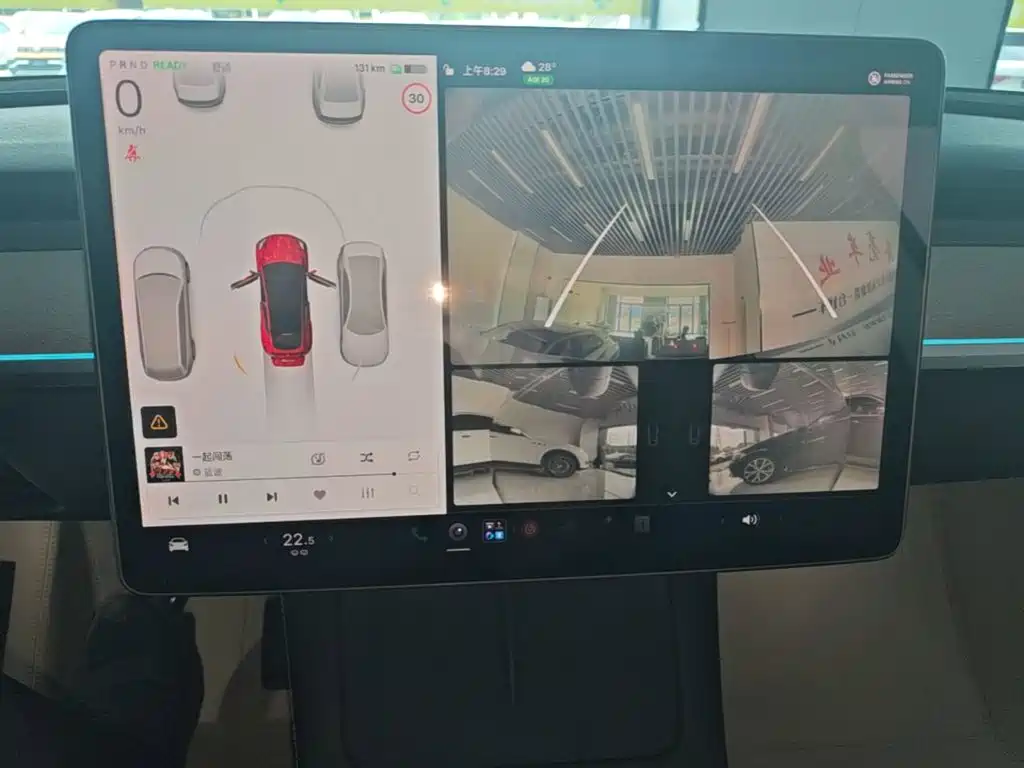 Tesla Model Y — миниатюра 13