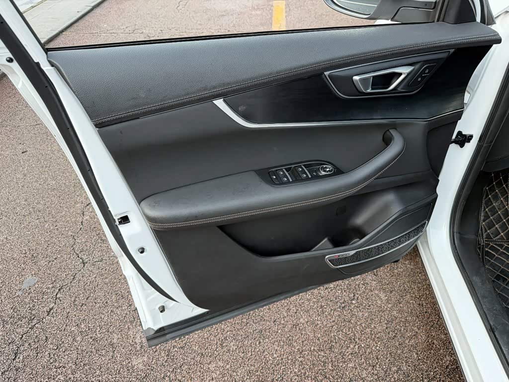CHERY Tiggo 8 1.5 л 2023 г. Белый, пробег 12000 км