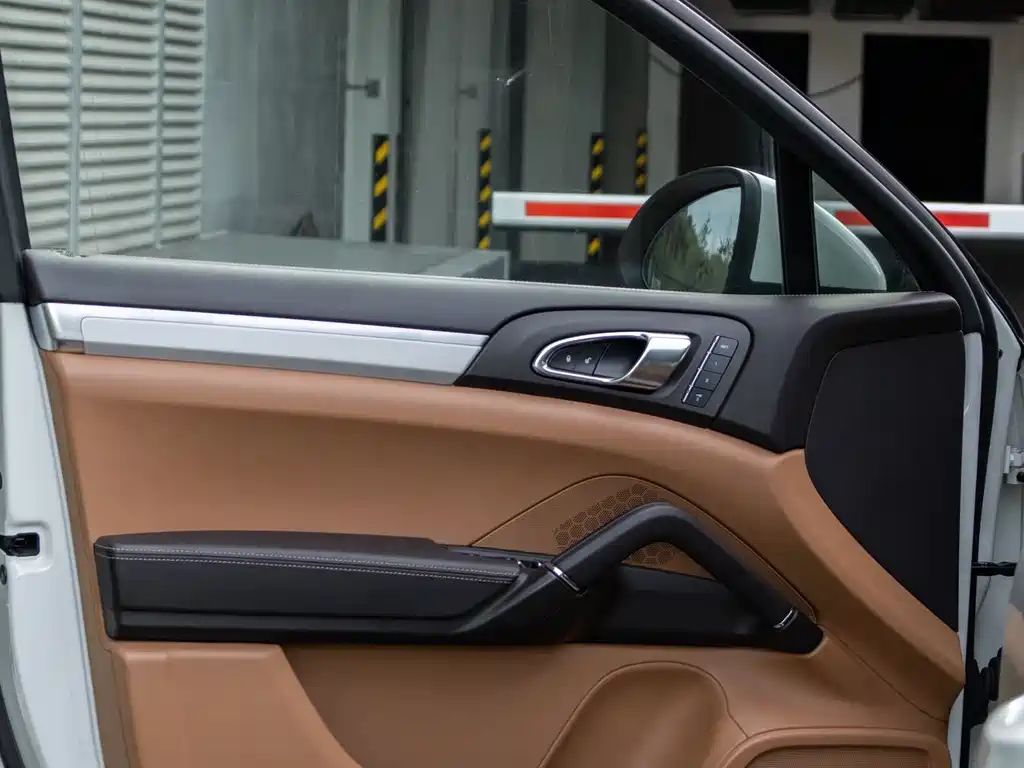 Porsche Cayenne 2014 Cayenne GTS 4.8L