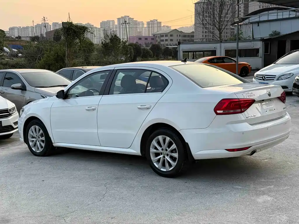 Volkswagen Lavida — миниатюра 9