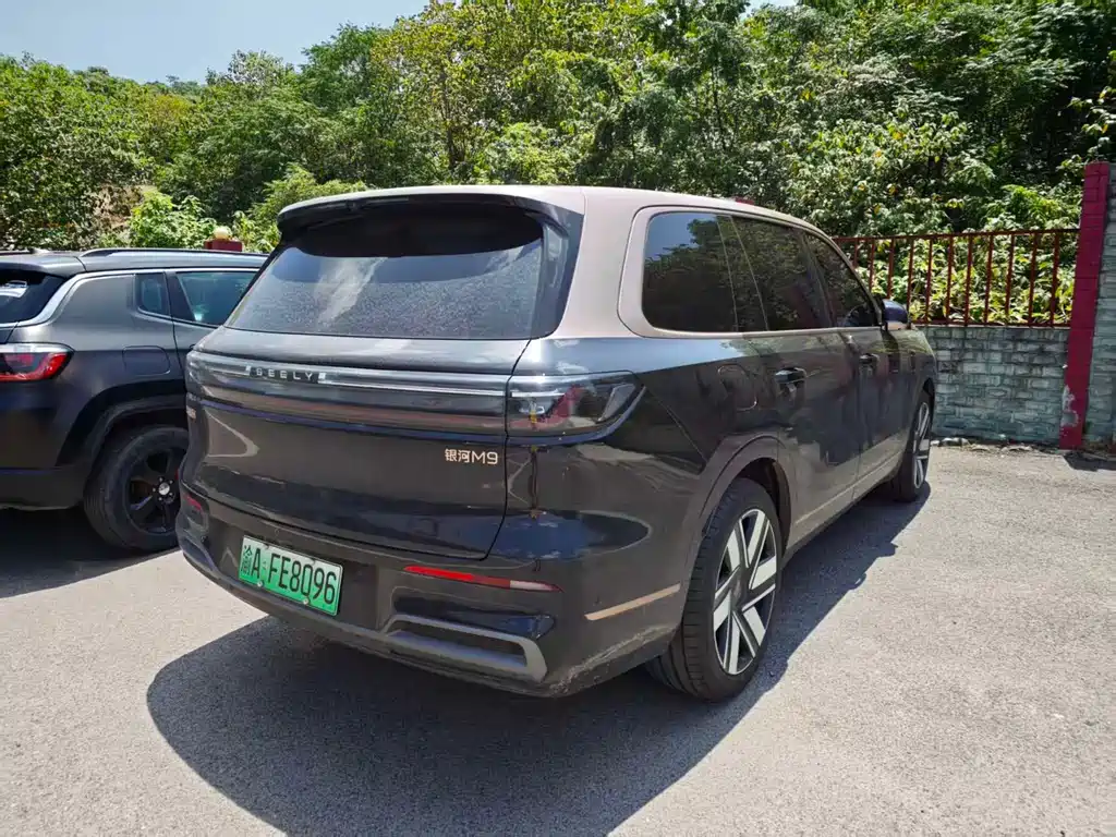 Geely Galaxy Galaxy M9 M9 2026 210km Black Gold