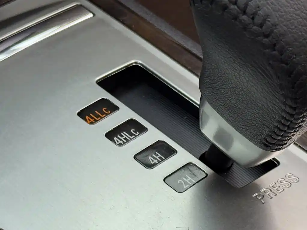 Mitsubishi Pajero (Import) — миниатюра 15