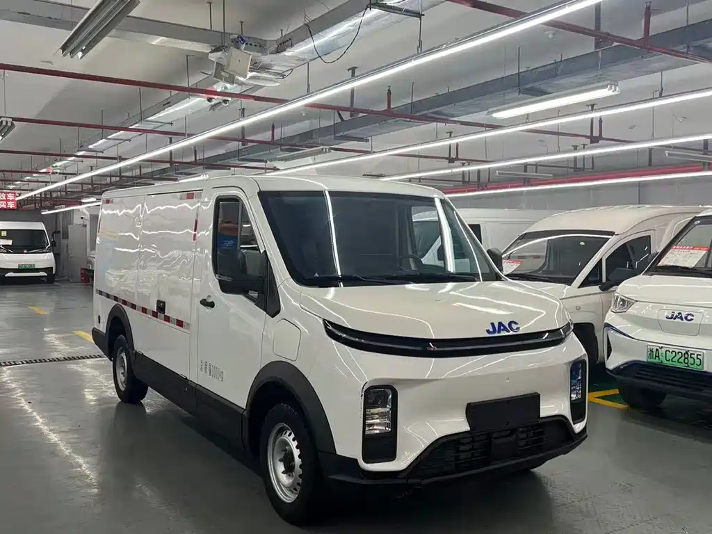 JAC Van Polo — миниатюра 3