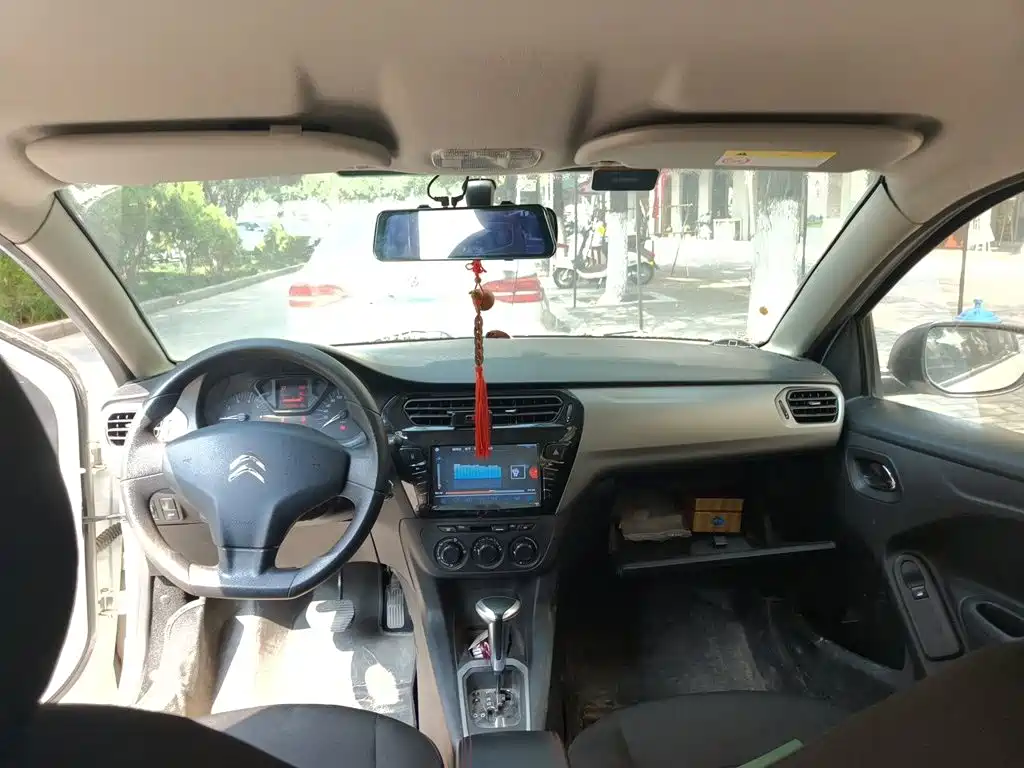 Citroen Elysee — миниатюра 10