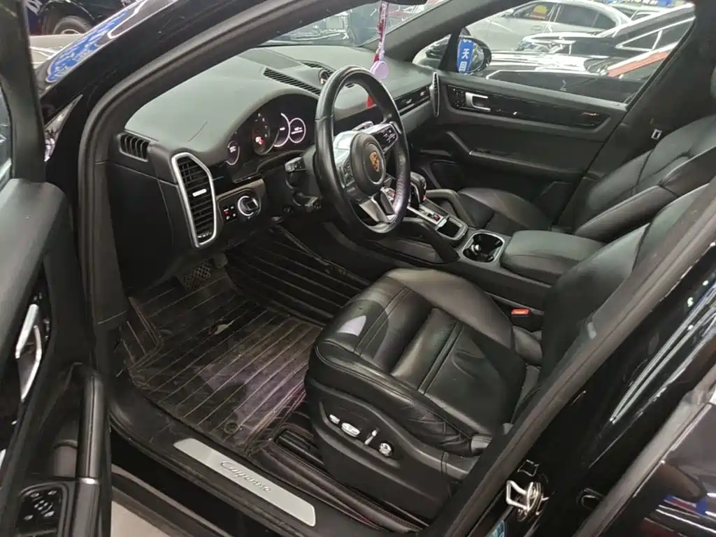 Porsche Cayenne — миниатюра 16
