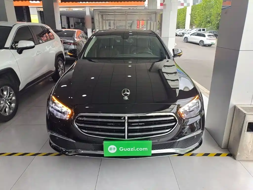 Mercedes-Benz E-Class — миниатюра 3