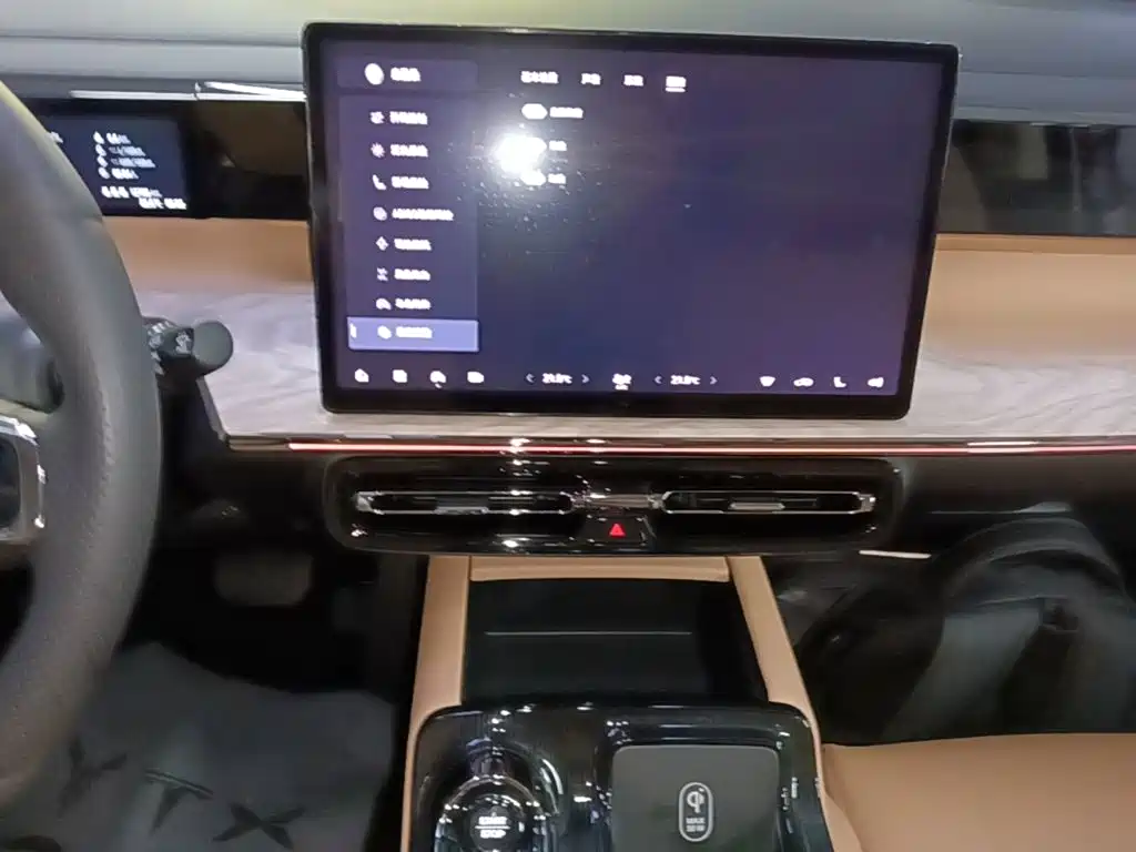 GAC Motor Trumpchi E8 PHEV — миниатюра 13