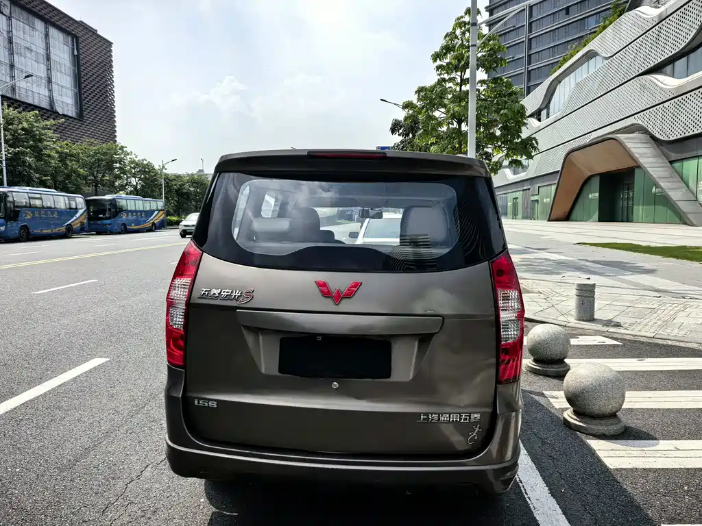 Wuling Hongguang — миниатюра 6