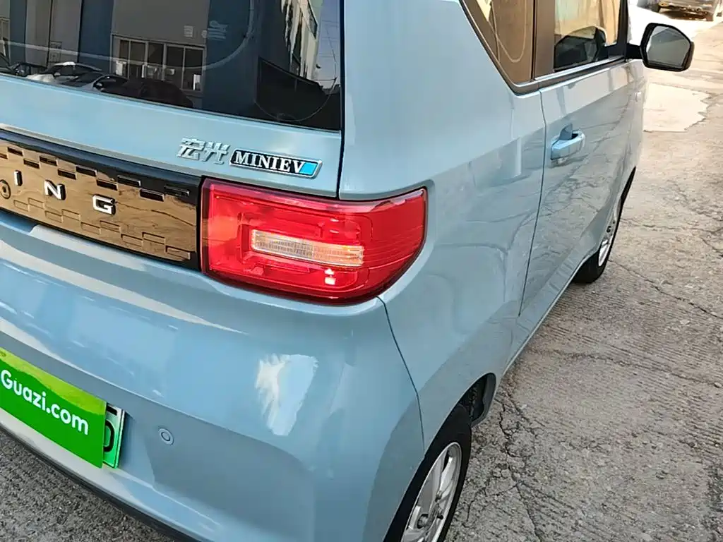 Wuling MINIEV — миниатюра 8