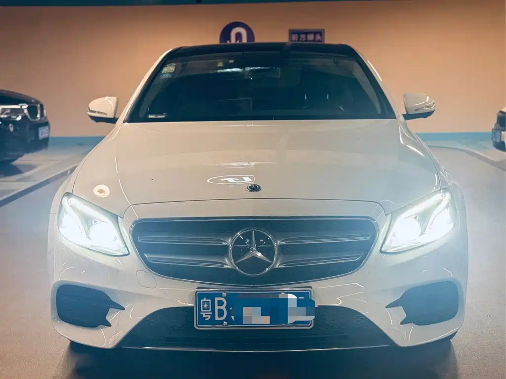 Mercedes-Benz E-Class — миниатюра 2
