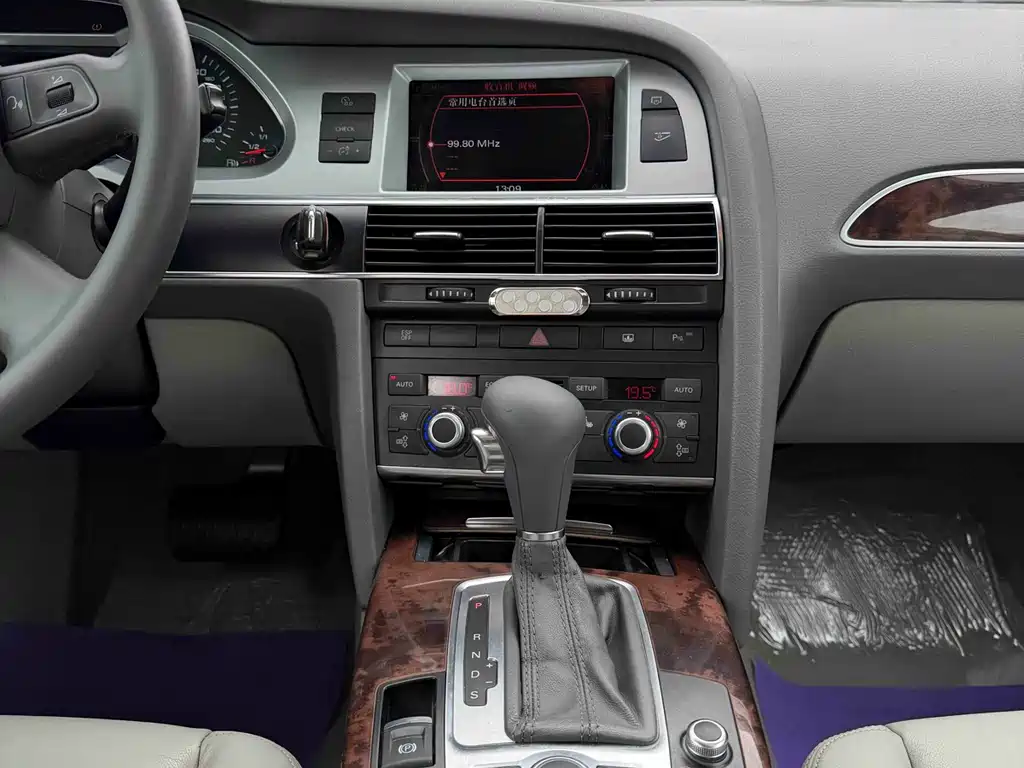 Audi A6L 2009 2.4L Comfort