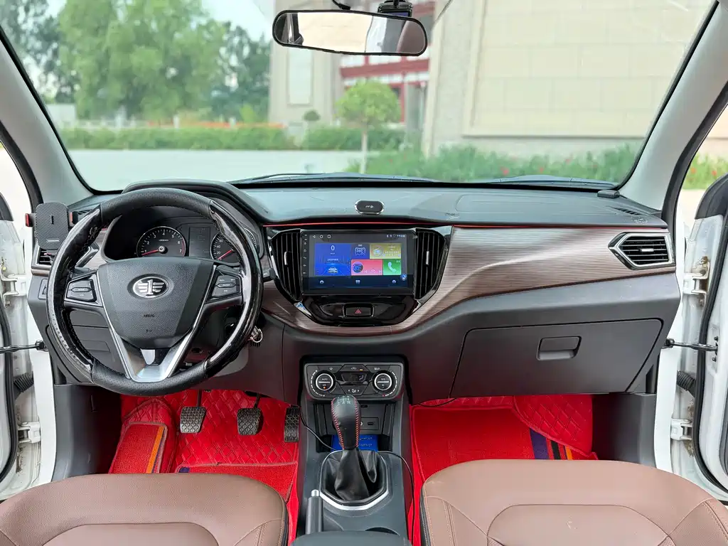 FAW R7 2018 R7C 1.6L MT Luxury
