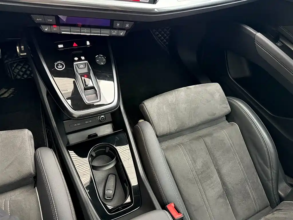 Audi Q4 e-tron — миниатюра 9
