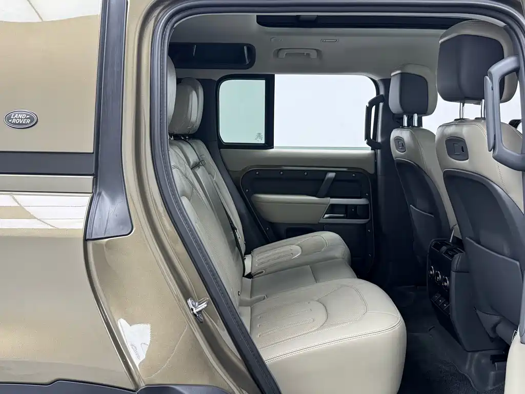 Land Rover Defender — миниатюра 6