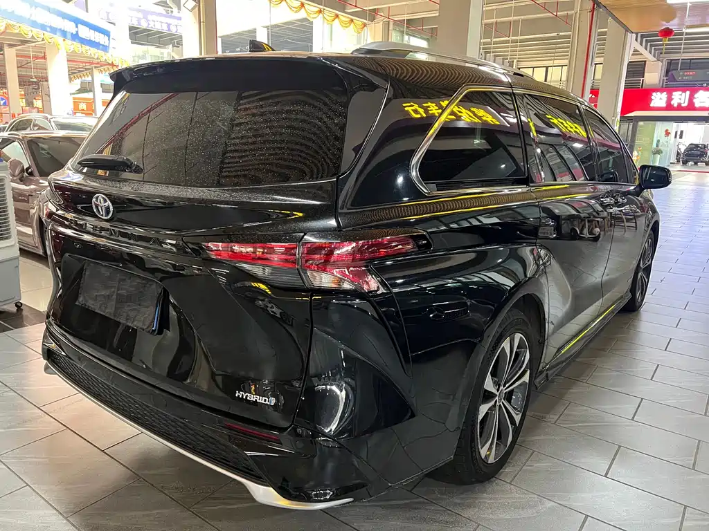 Toyota Granvia — миниатюра 2