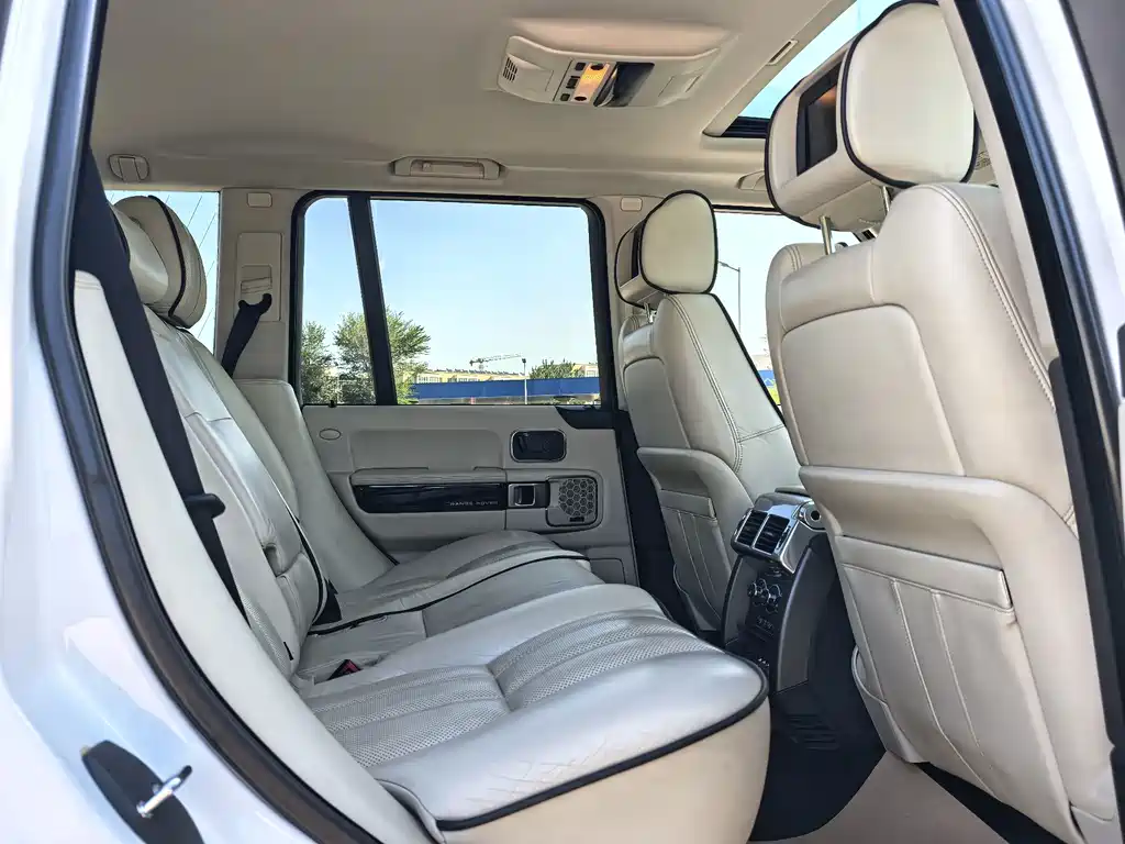 Land Rover Range Rover — миниатюра 13