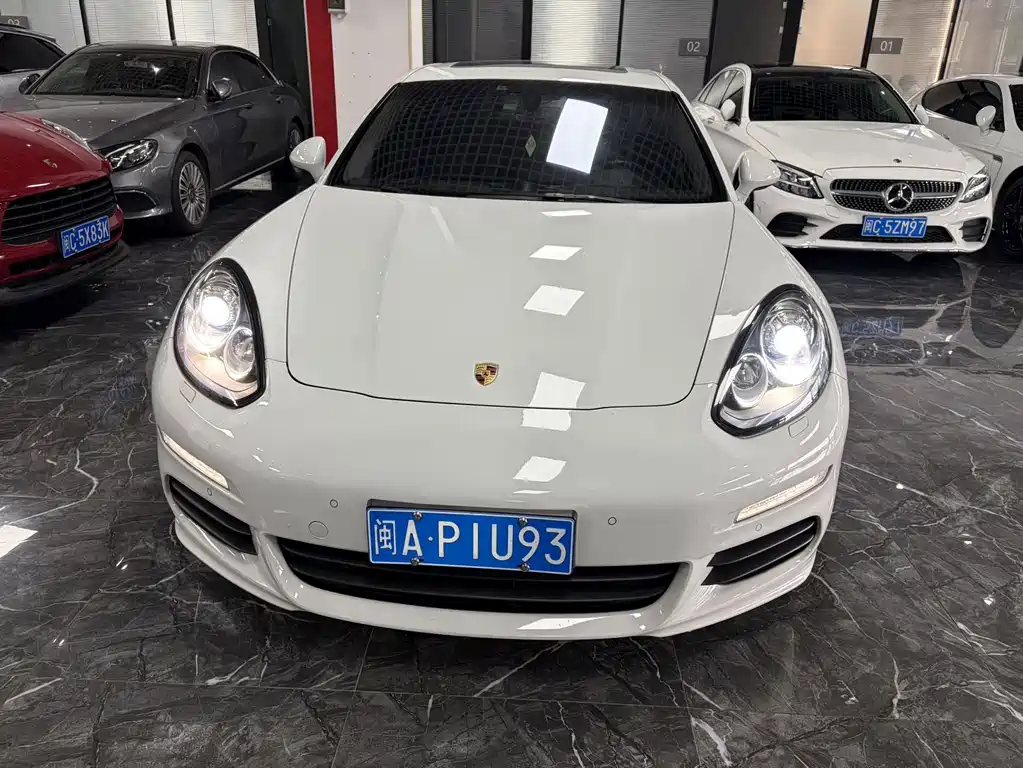 Porsche Panamera — миниатюра 2