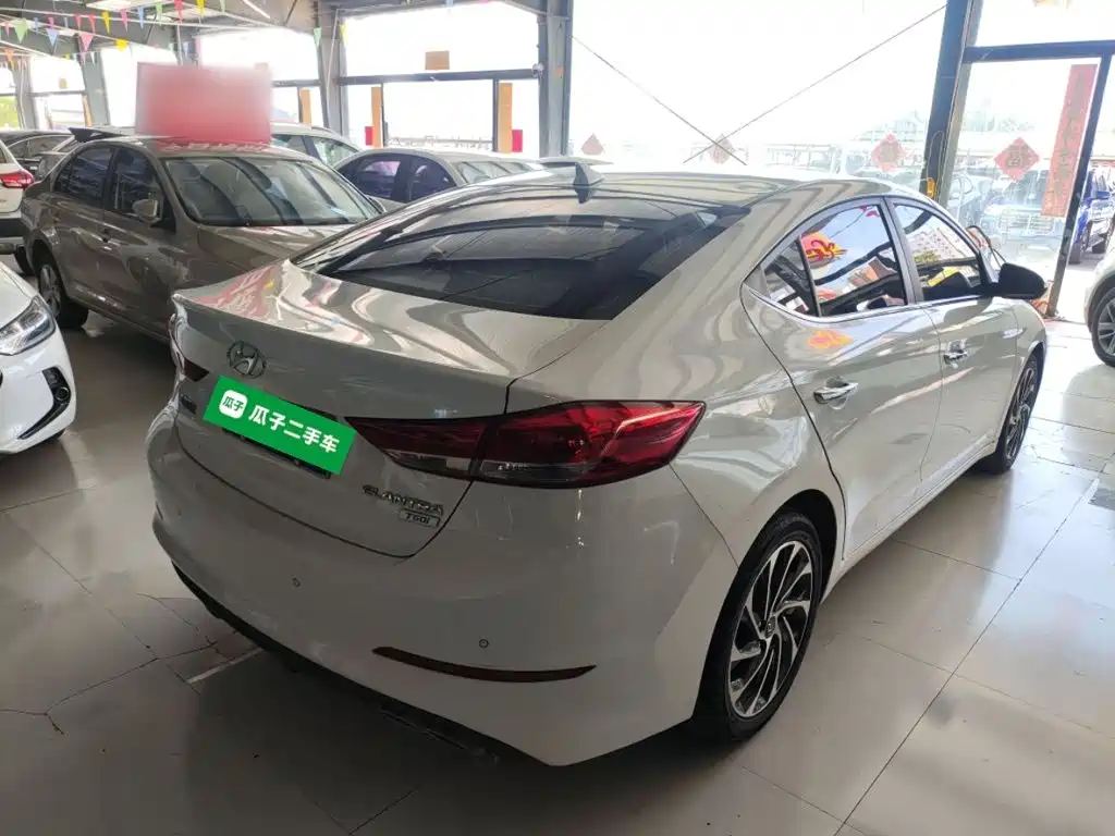 Hyundai Elantra — миниатюра 7