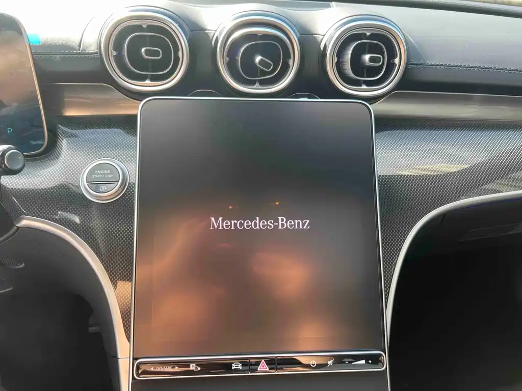 Mercedes-Benz C-Class — миниатюра 13
