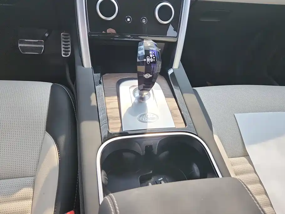 Land Rover Discovery Sport Hybrid — миниатюра 16