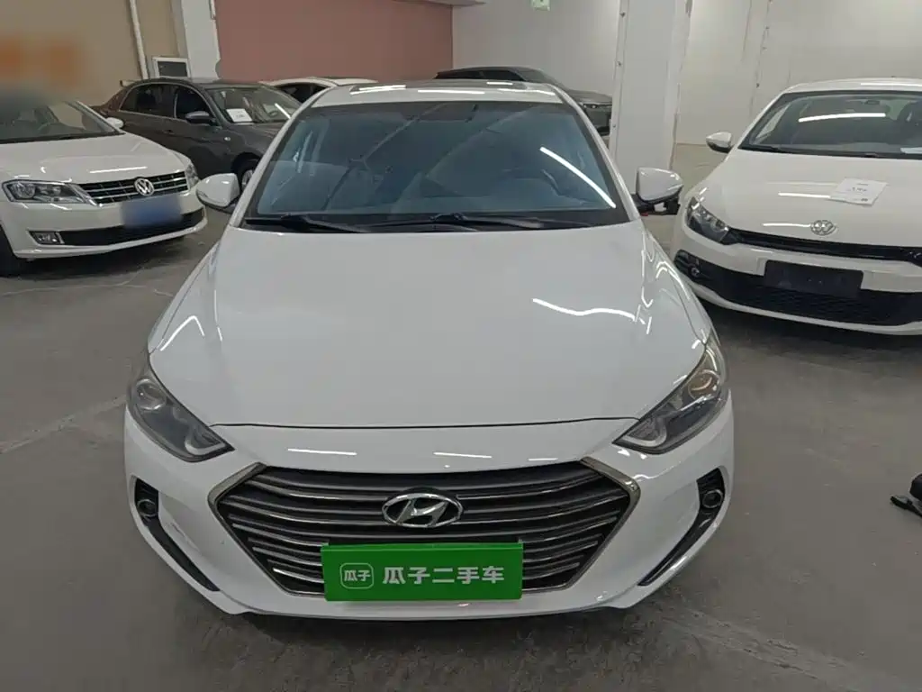 Hyundai Elantra — миниатюра 3