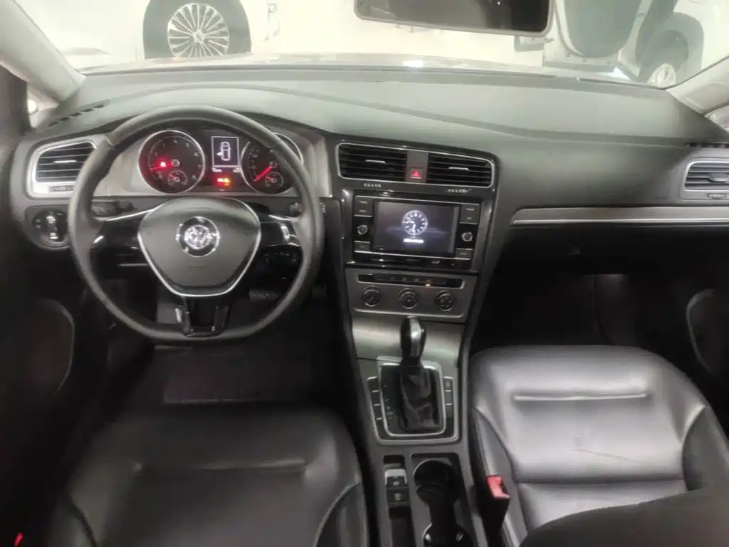 Volkswagen Golf — миниатюра 10