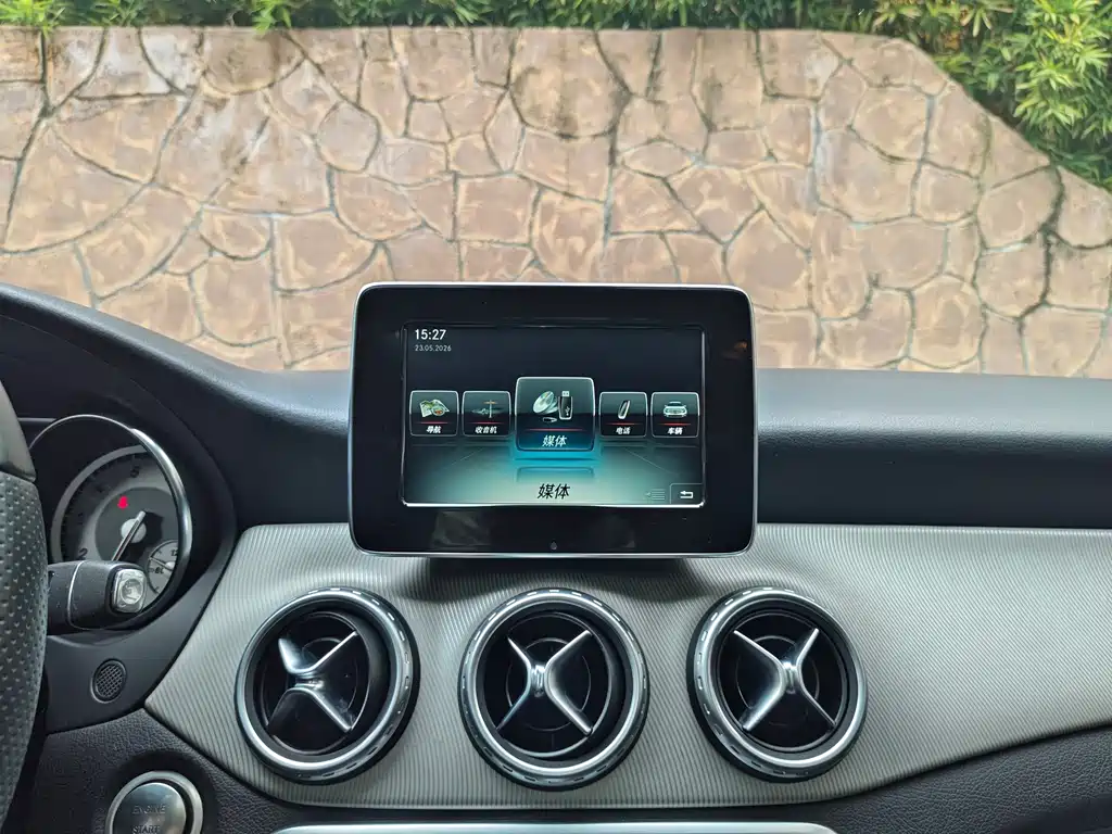 Mercedes-Benz GLA — миниатюра 15