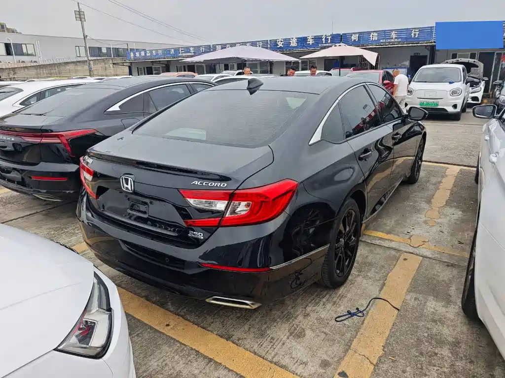Honda Accord — миниатюра 16