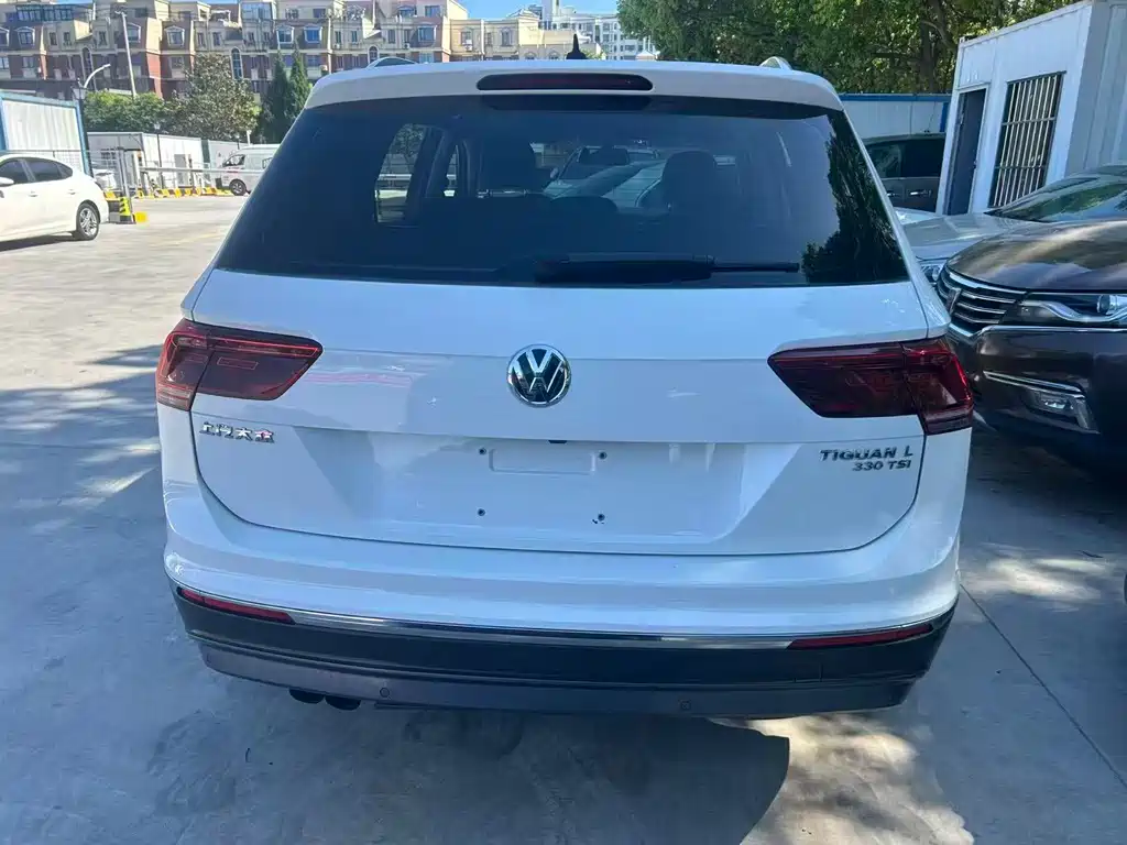 Volkswagen Tiguan L L 2017 330TSI AT Flagship