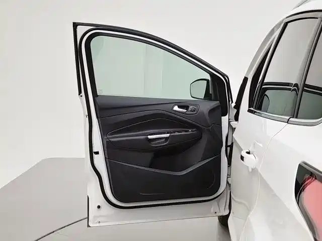 Ford Kuga — миниатюра 21