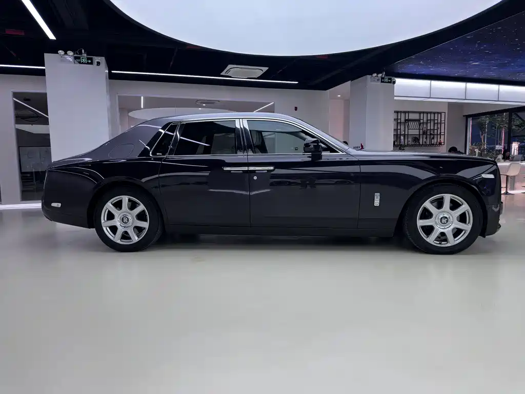 Rolls-Royce Phantom — миниатюра 5