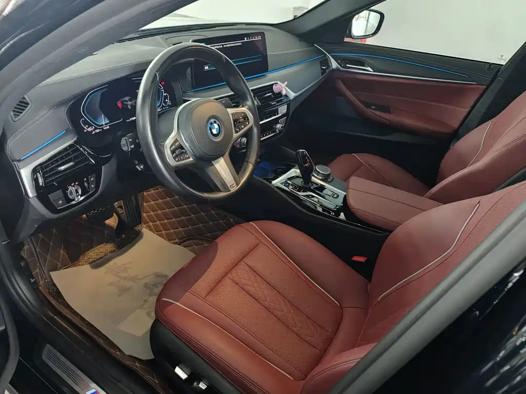 BMW 5 Series New Energy — миниатюра 6