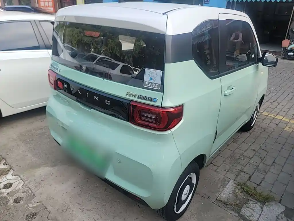 Wuling MINIEV — миниатюра 7