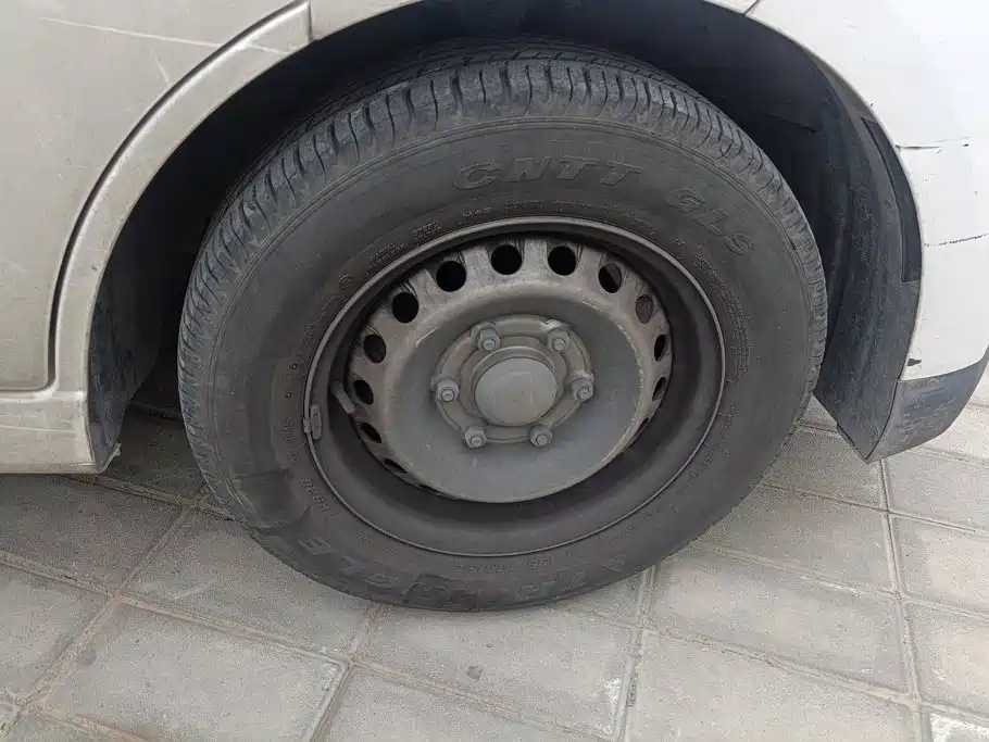 Wuling Yangguang — миниатюра 6