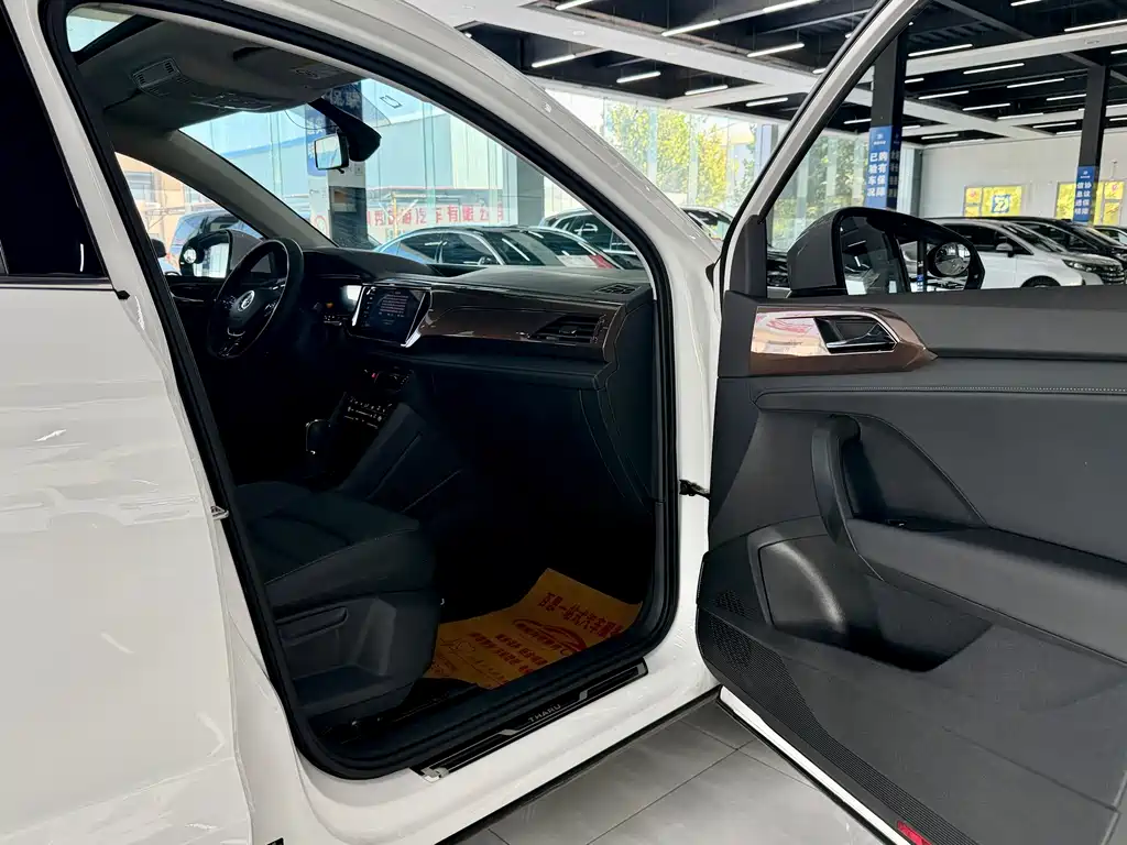 Volkswagen Tharu — миниатюра 8