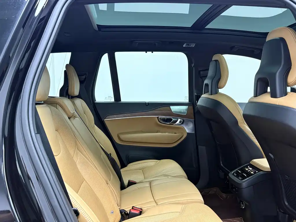 Volvo XC90 — миниатюра 12