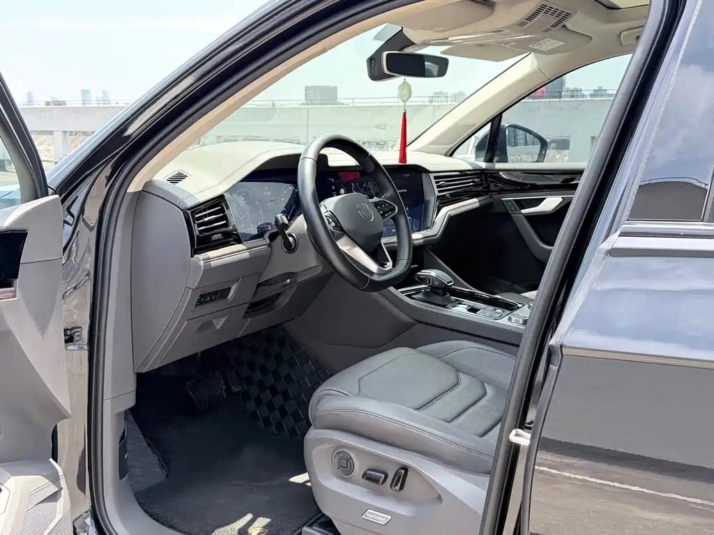 Volkswagen Touareg — миниатюра 8
