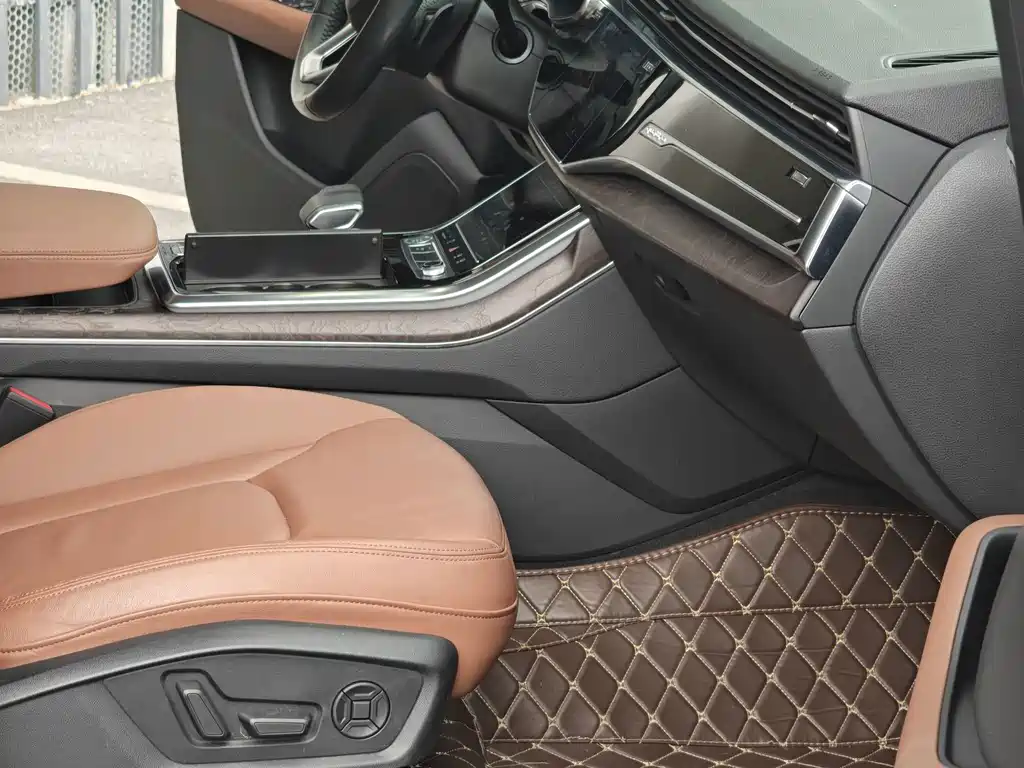 Audi Q7 — миниатюра 6