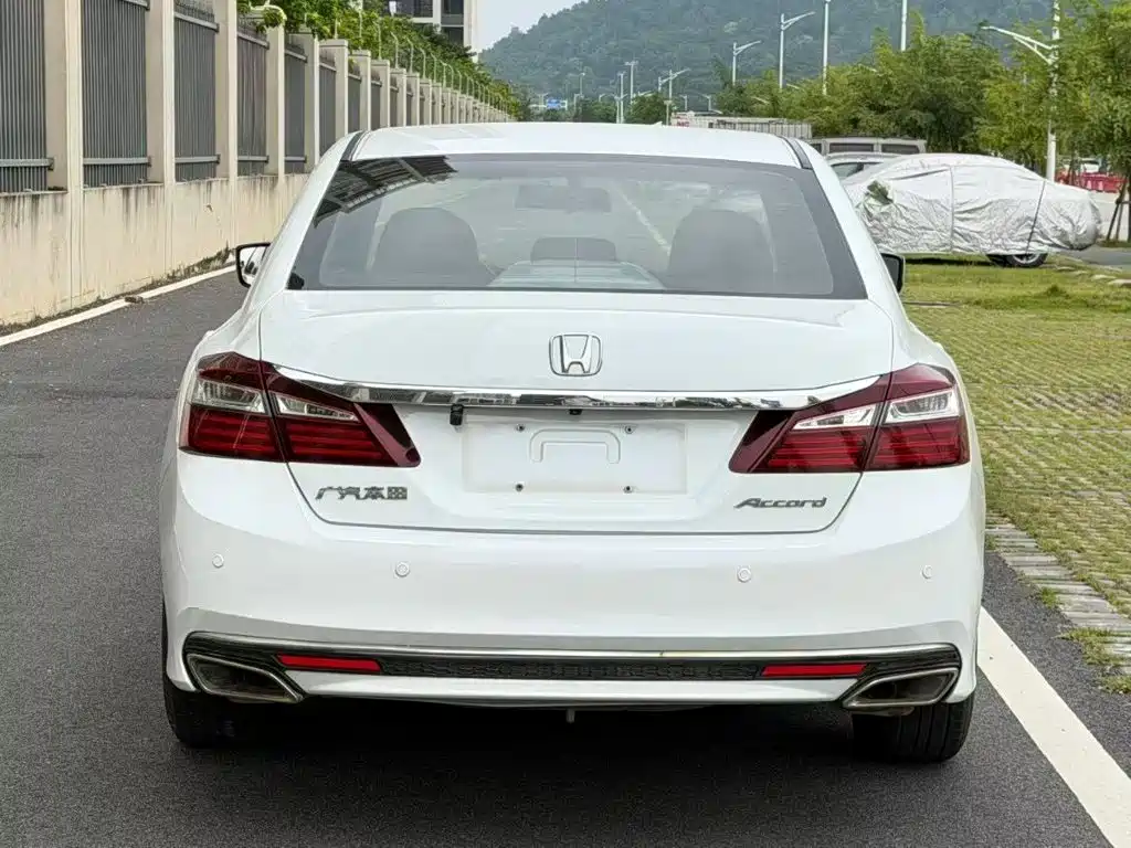 Honda Accord — миниатюра 9