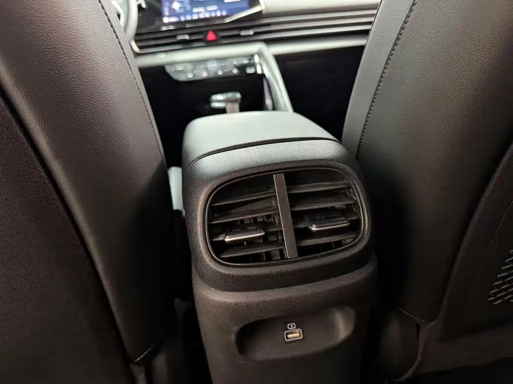 Hyundai Elantra — миниатюра 15