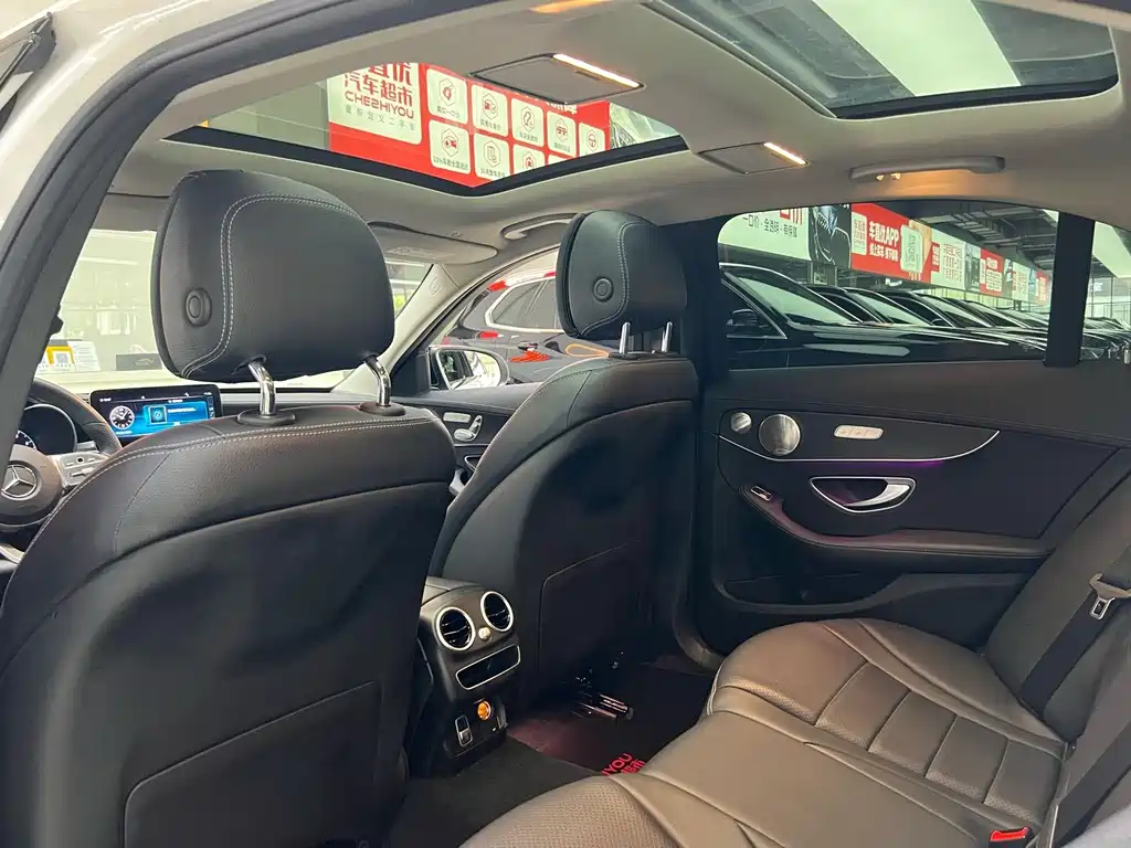 Mercedes-Benz C-Class — миниатюра 11