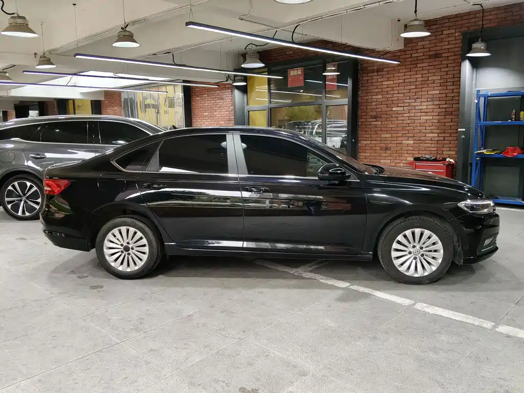 Volkswagen Lavida — миниатюра 6