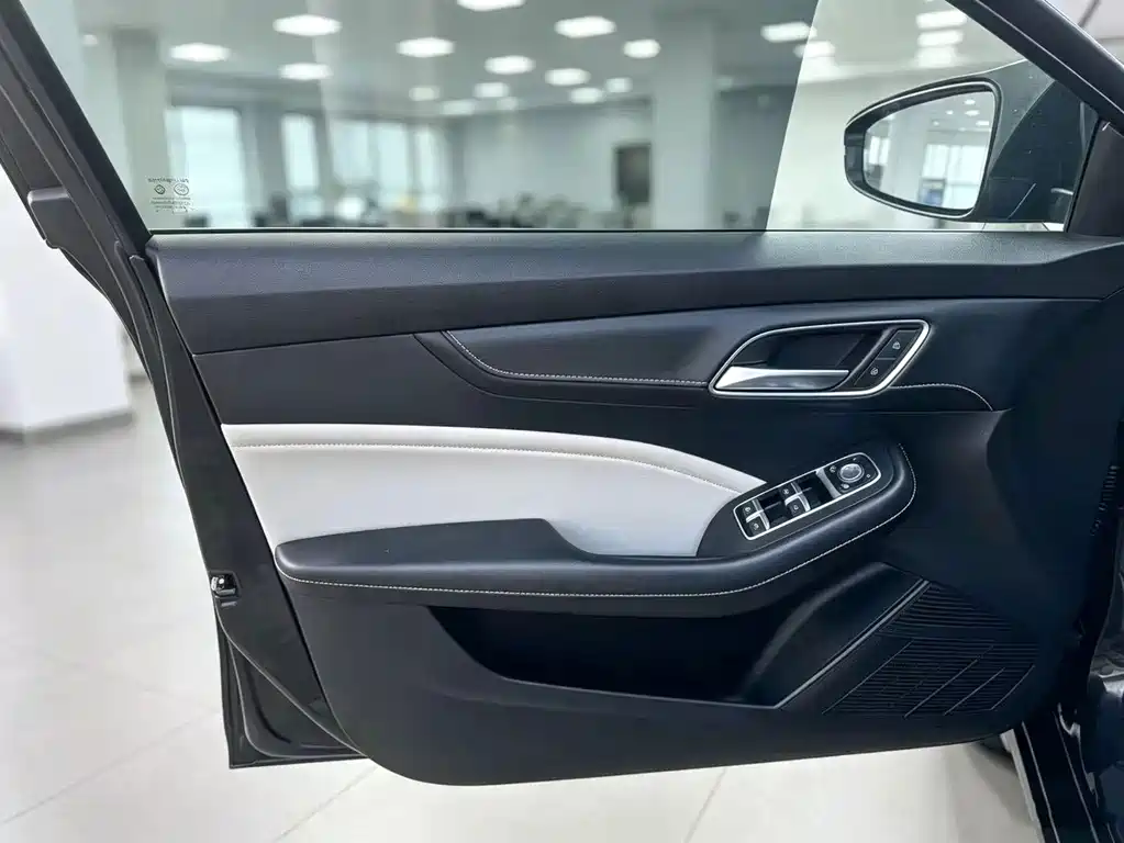 MG MG6 — миниатюра 7