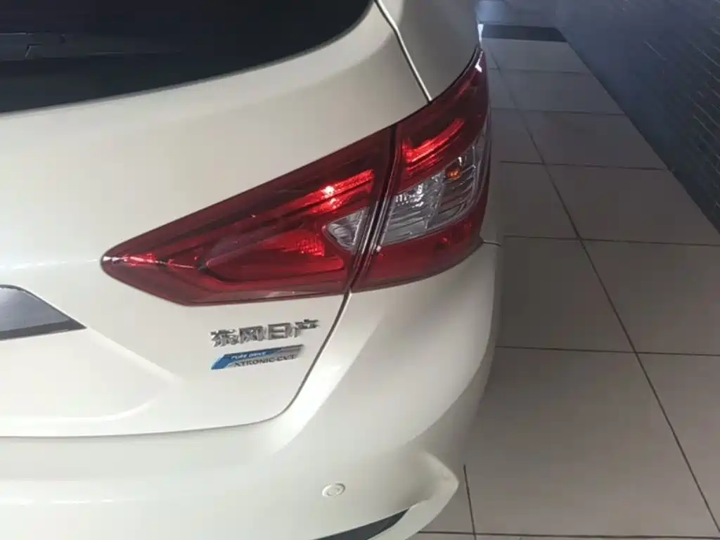 Nissan Tiida — миниатюра 8