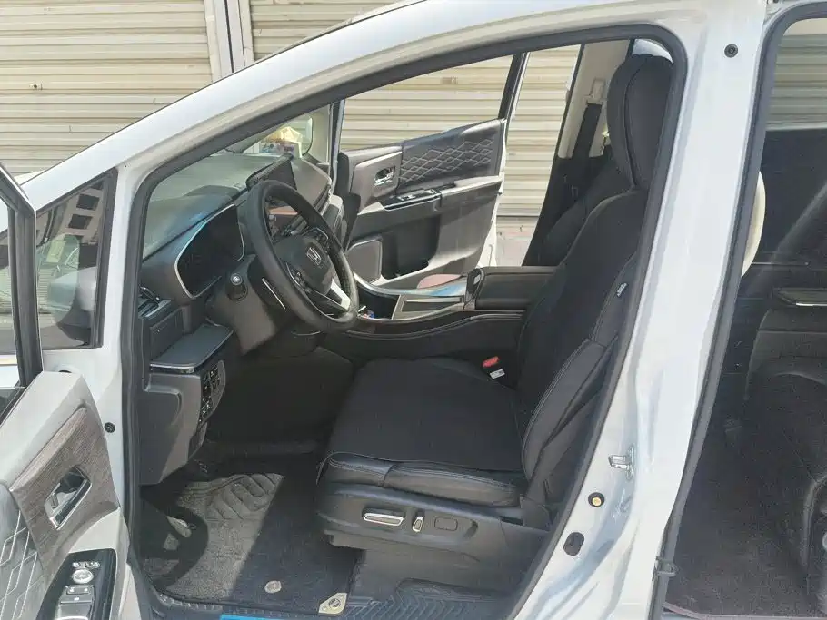 Honda Elysion — миниатюра 9