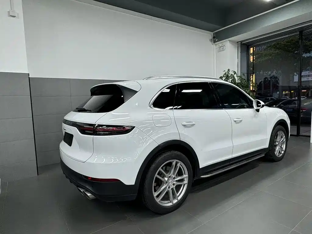 Porsche Cayenne — миниатюра 3