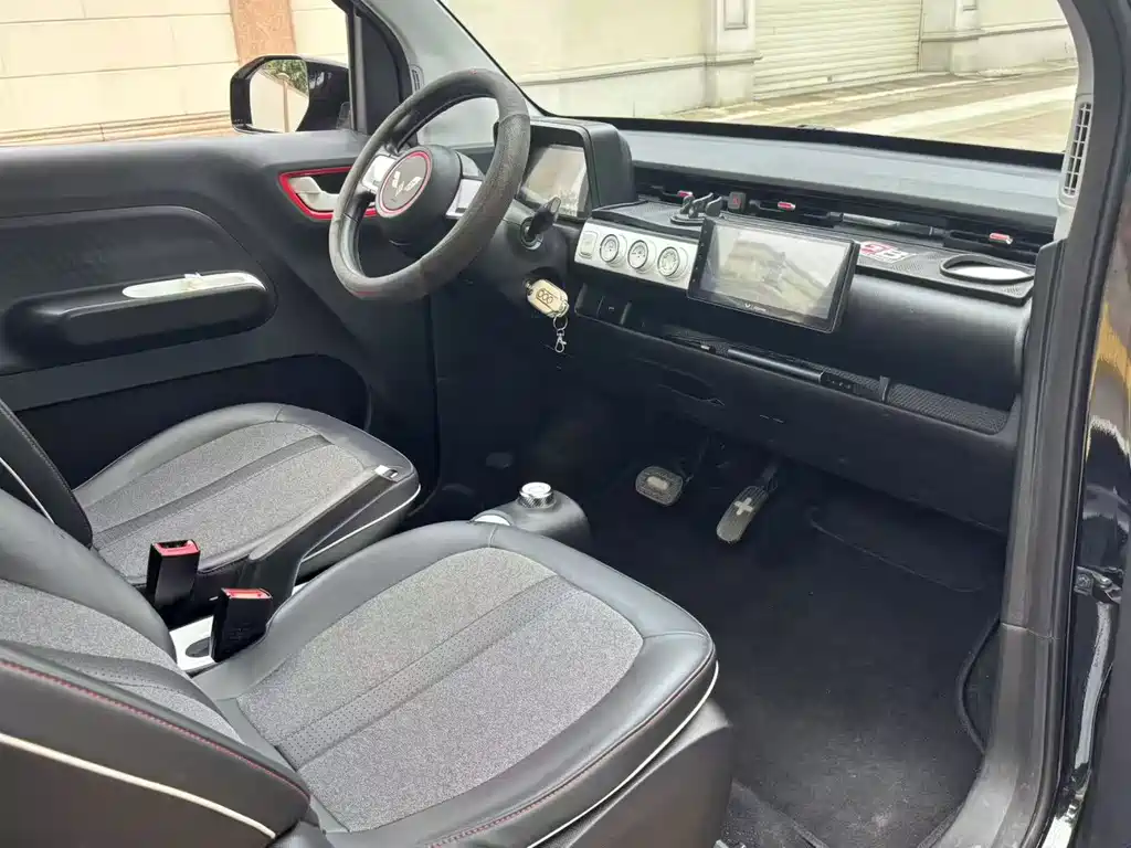 Wuling MINIEV — миниатюра 7