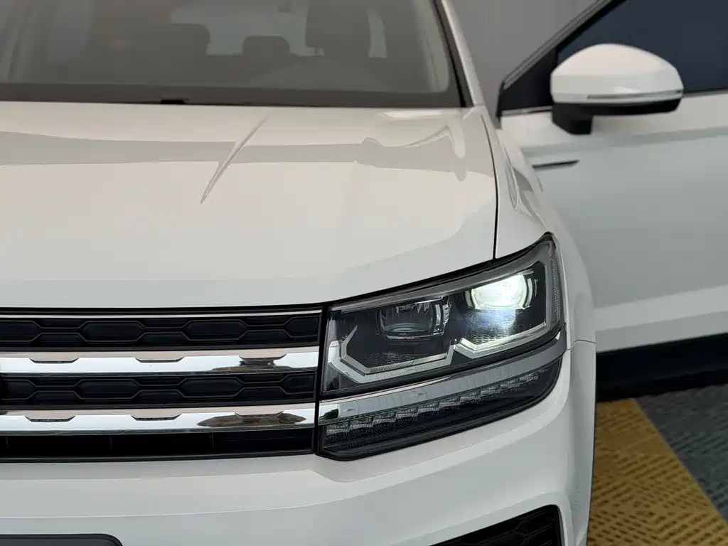 Volkswagen Tharu — миниатюра 7